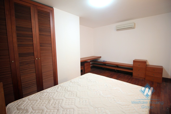 Cheap price furnished apartment with 3 bedrooms for rent in Westlake Tay Ho, Hanoi